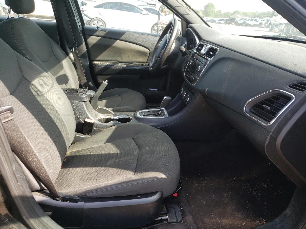 Photo 5 from auction – 2011 CHRYSLER 200 LX with VIN 1C3BC4FB4BN542633