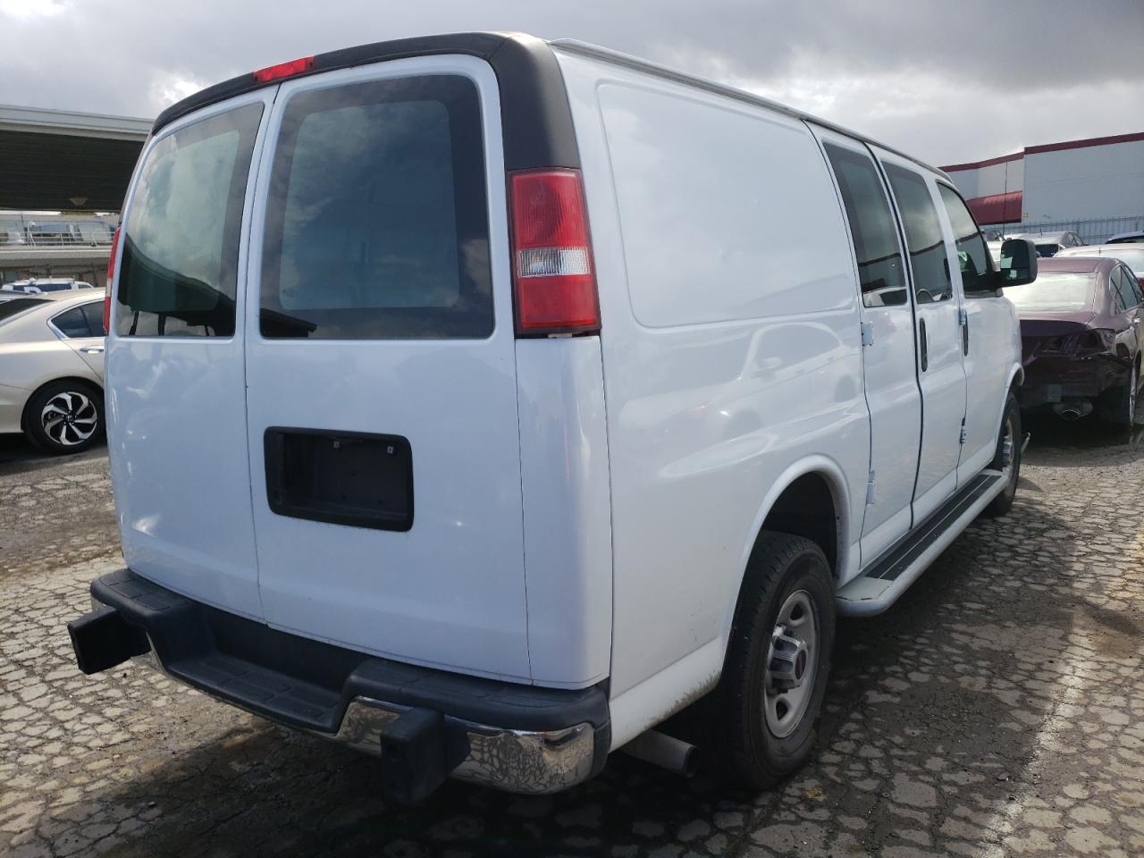 Photo 4 from auction – 2016 GMC SAVANA G25 with VIN 1GTW7AFF4G1178196