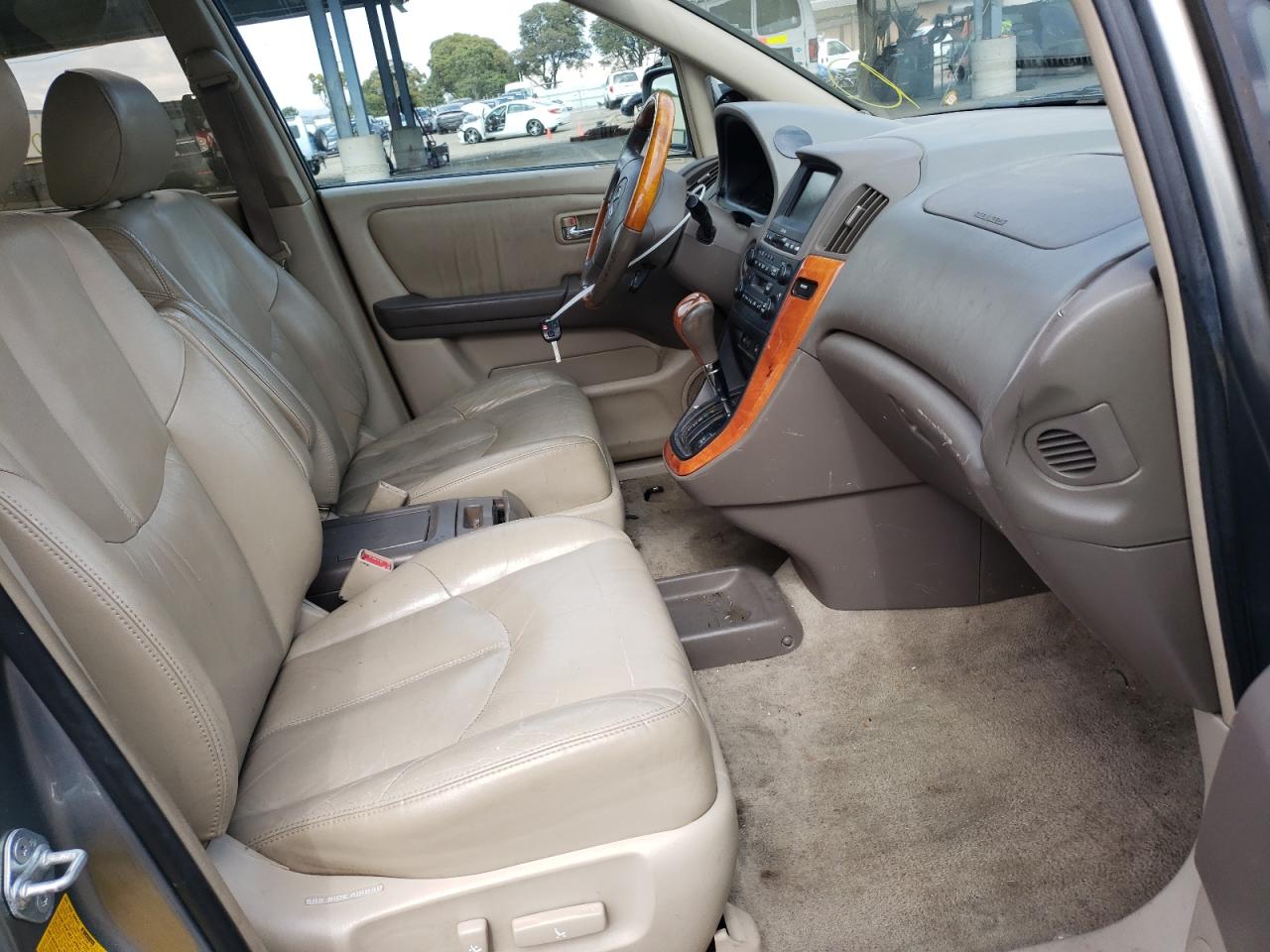 Photo 5 from auction – 2001 LEXUS RX 300 with VIN JTJHF10UX10174943