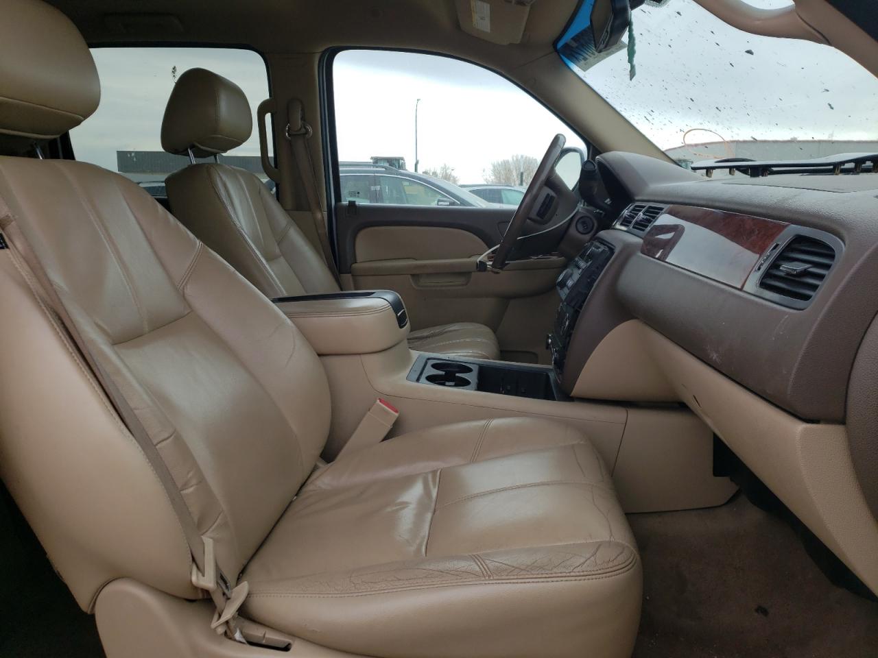 Photo 5 from auction – 2011 GMC YUKON XL K with VIN 1GKS2KE35BR190821