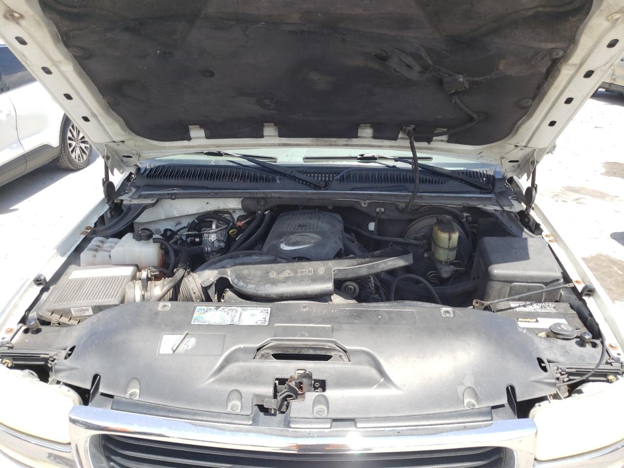Photo 7 from auction – 2002 GMC YUKON with VIN 1GKEC13VX2J340686