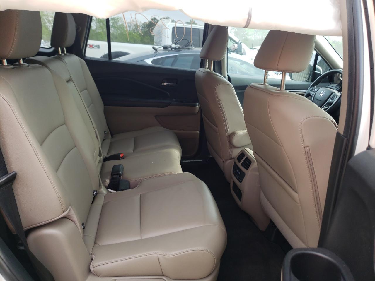 Photo 6 from auction – 2016 HONDA PILOT EXL with VIN 5FNYF5H57GB016156