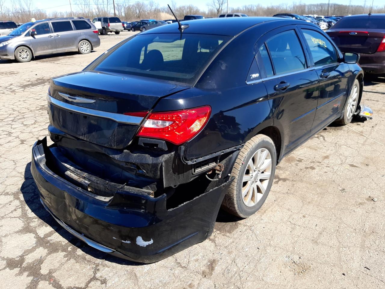 Photo 4 from auction – 2013 CHRYSLER 200 TOURIN with VIN 1C3CCBBG6DN703481