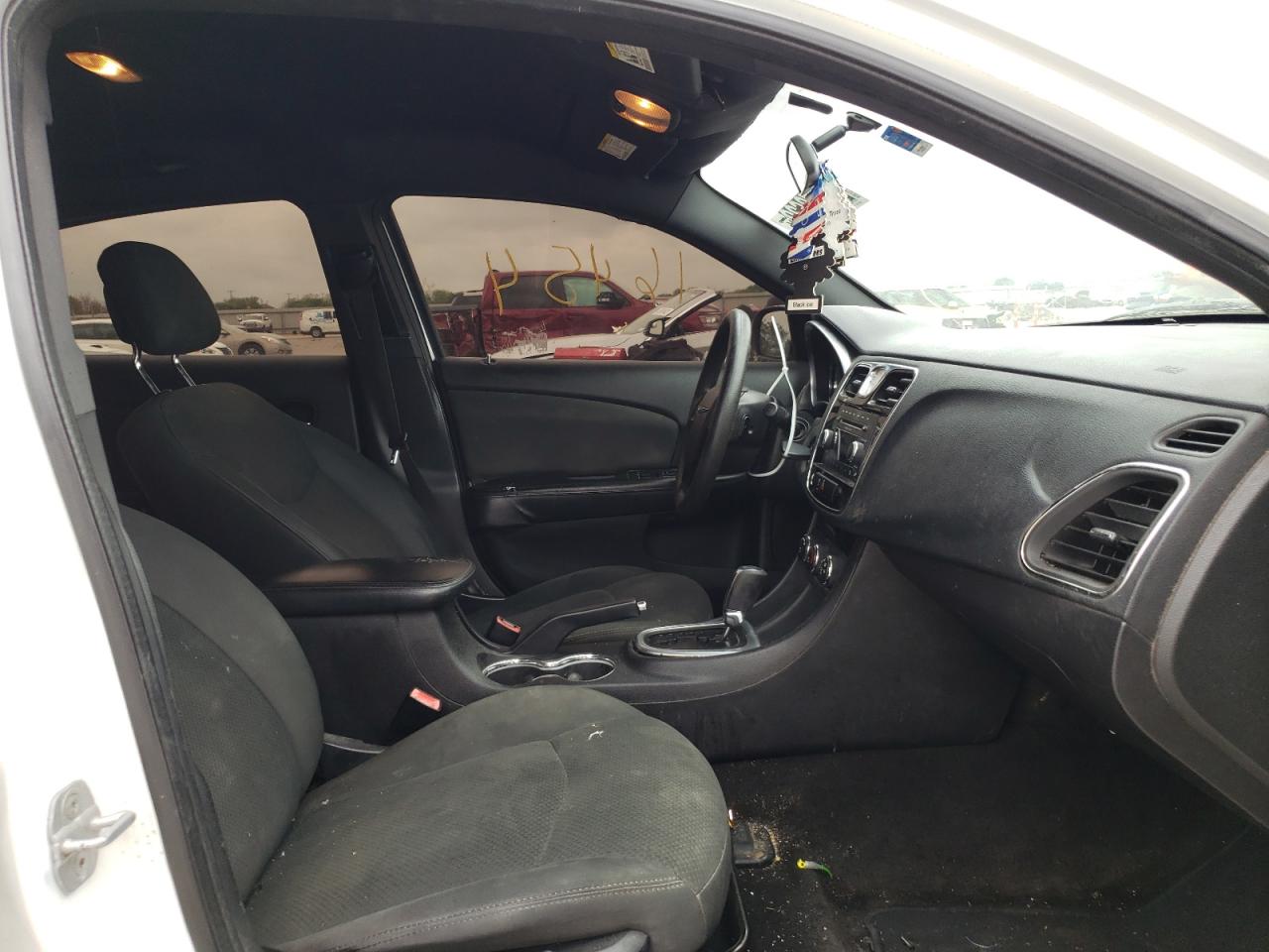 Photo 5 from auction – 2012 CHRYSLER 200 LX with VIN 1C3CCBABXCN105365