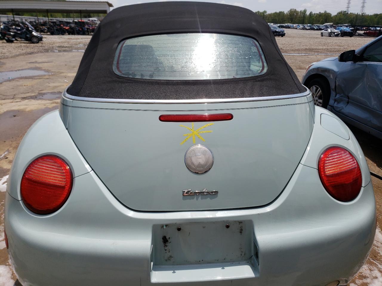 Photo 9 from auction – 2004 VOLKSWAGEN NEW BEETLE with VIN 3VWCD31Y54M338355