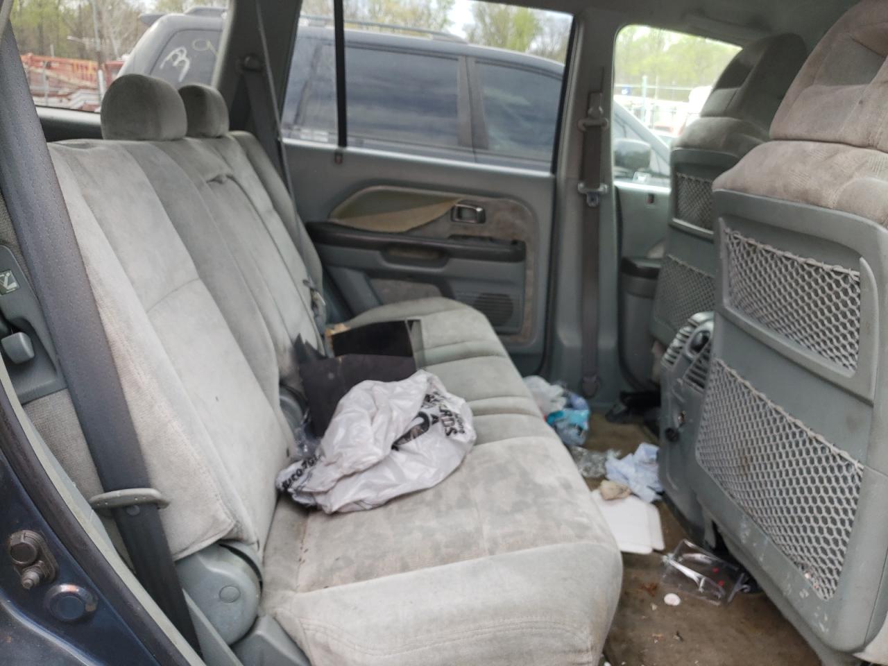 Photo 6 from auction – 2004 HONDA PILOT EX with VIN 2HKYF18444H533444