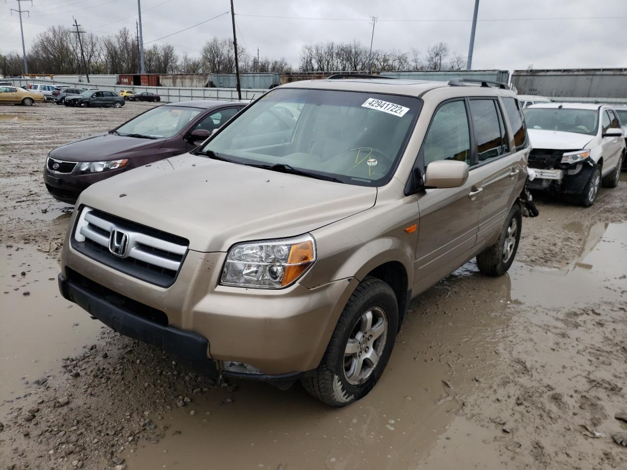 Photo 2 from auction – 2006 HONDA PILOT EX with VIN 2HKYF18726H516767