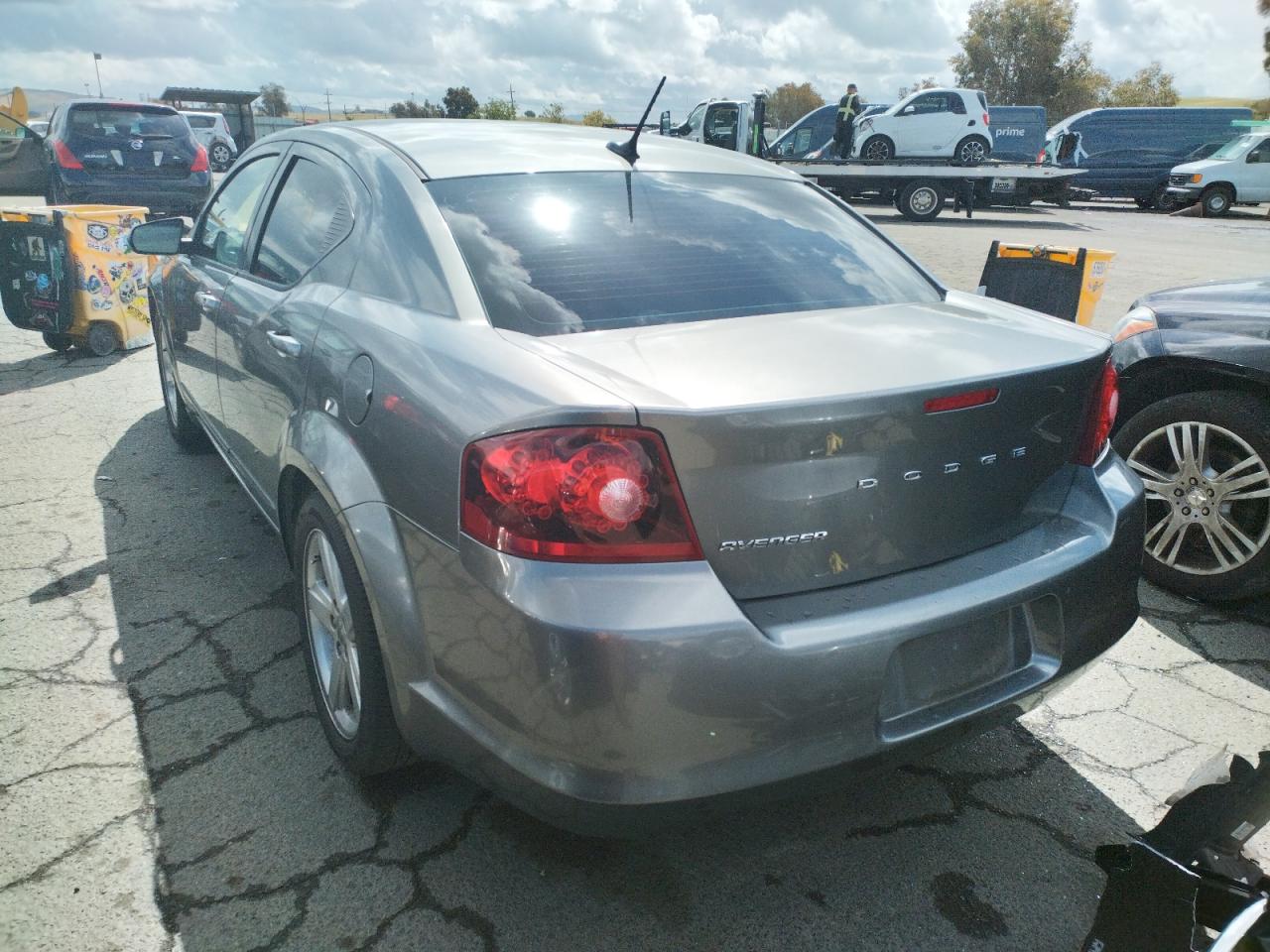 Фото 3 с аукциона – 2013 DODGE AVENGER SE с VIN 1C3CDZAB9DN712347