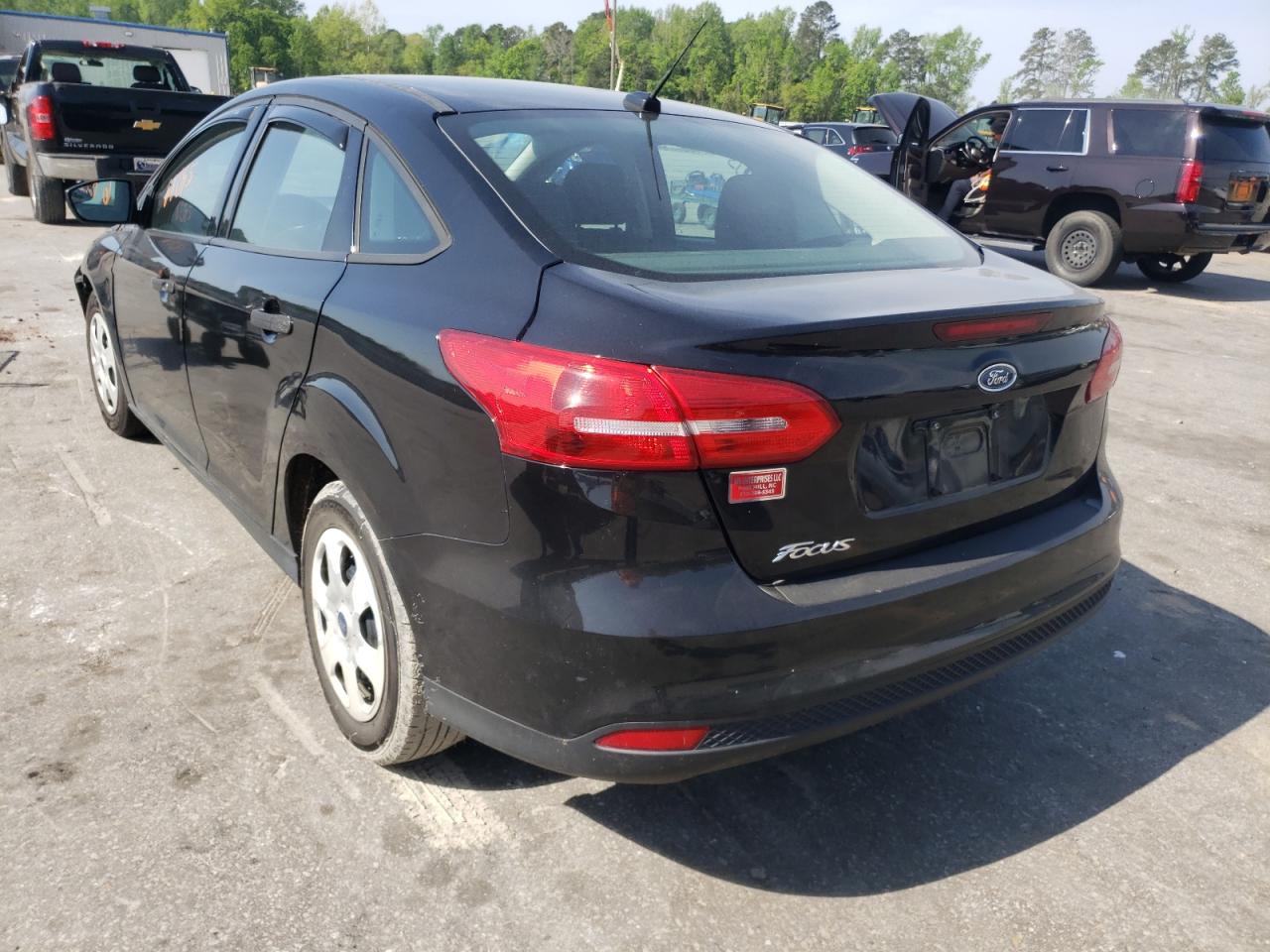 Photo 3 from auction – 2017 FORD FOCUS S with VIN 1FADP3E2XHL202336