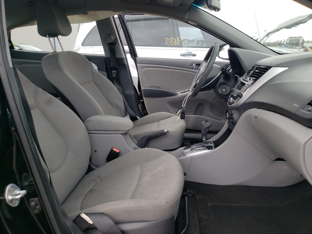 Photo 5 from auction – 2014 HYUNDAI ACCENT GLS with VIN KMHCU4AE2EU760252