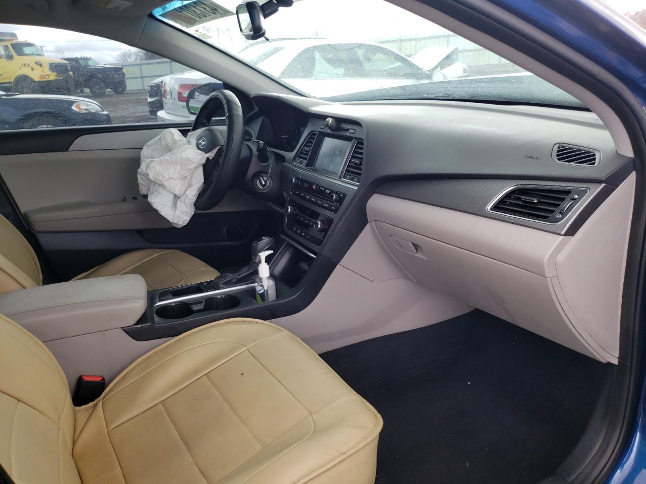 Photo 5 from auction – 2016 HYUNDAI SONATA SE with VIN 5NPE24AF4GH359343