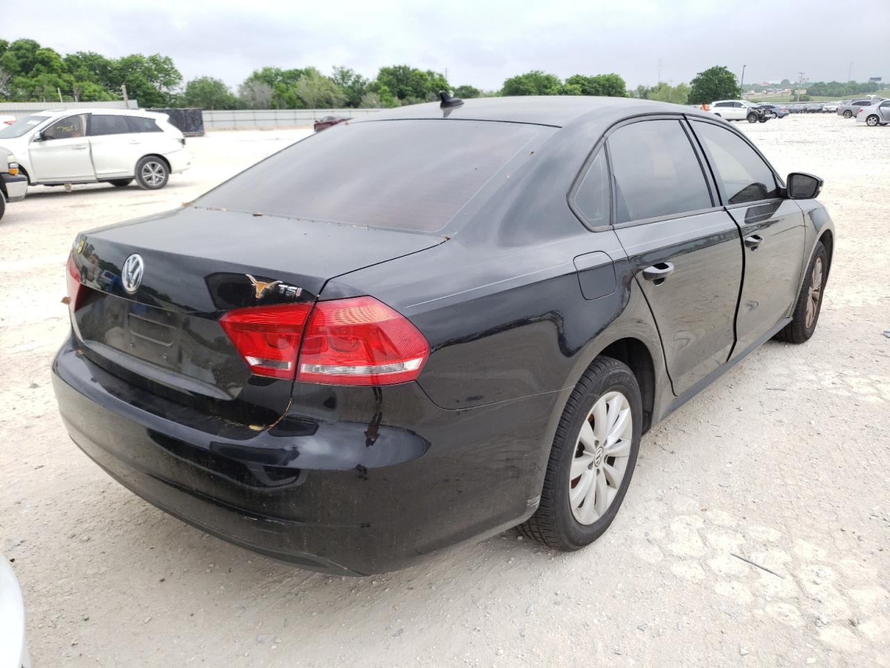 Photo 4 from auction – 2014 VOLKSWAGEN PASSAT S with VIN 1VWAS7A36EC115656