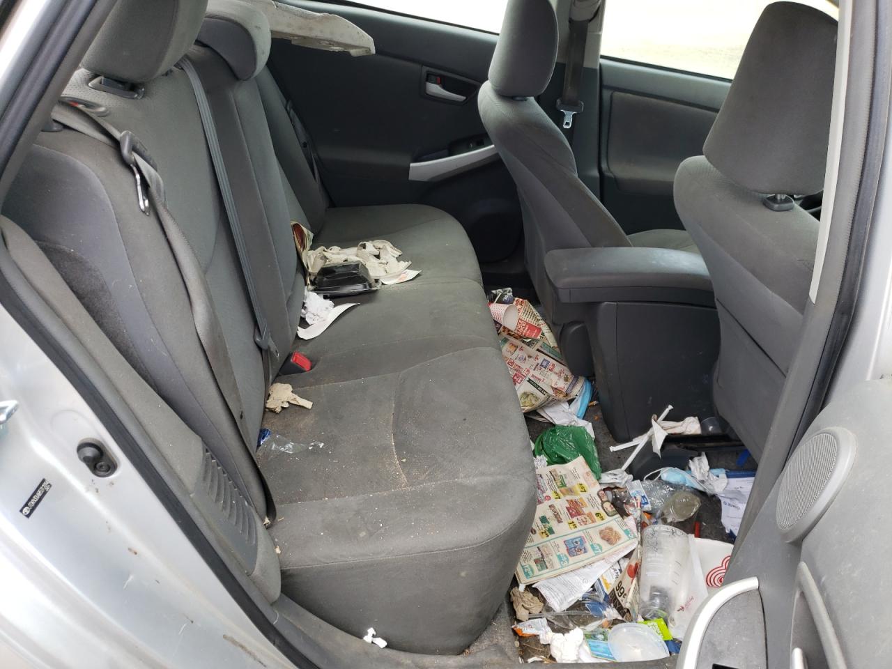Photo 6 from auction – 2011 TOYOTA PRIUS with VIN JTDKN3DU6B5312094