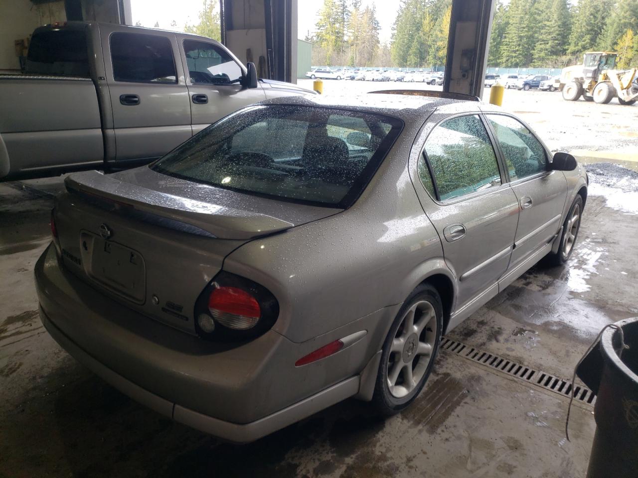 Photo 4 from auction – 2001 NISSAN MAXIMA GXE with VIN JN1CA31A81T308796