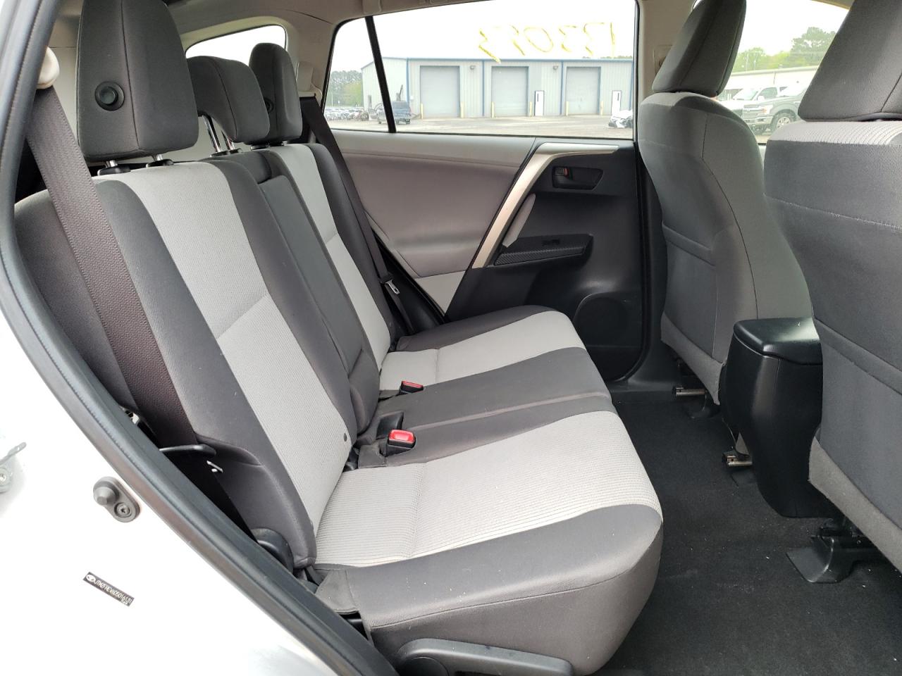 Photo 6 from auction – 2013 TOYOTA RAV4 LE with VIN JTMZFREV6D5016131