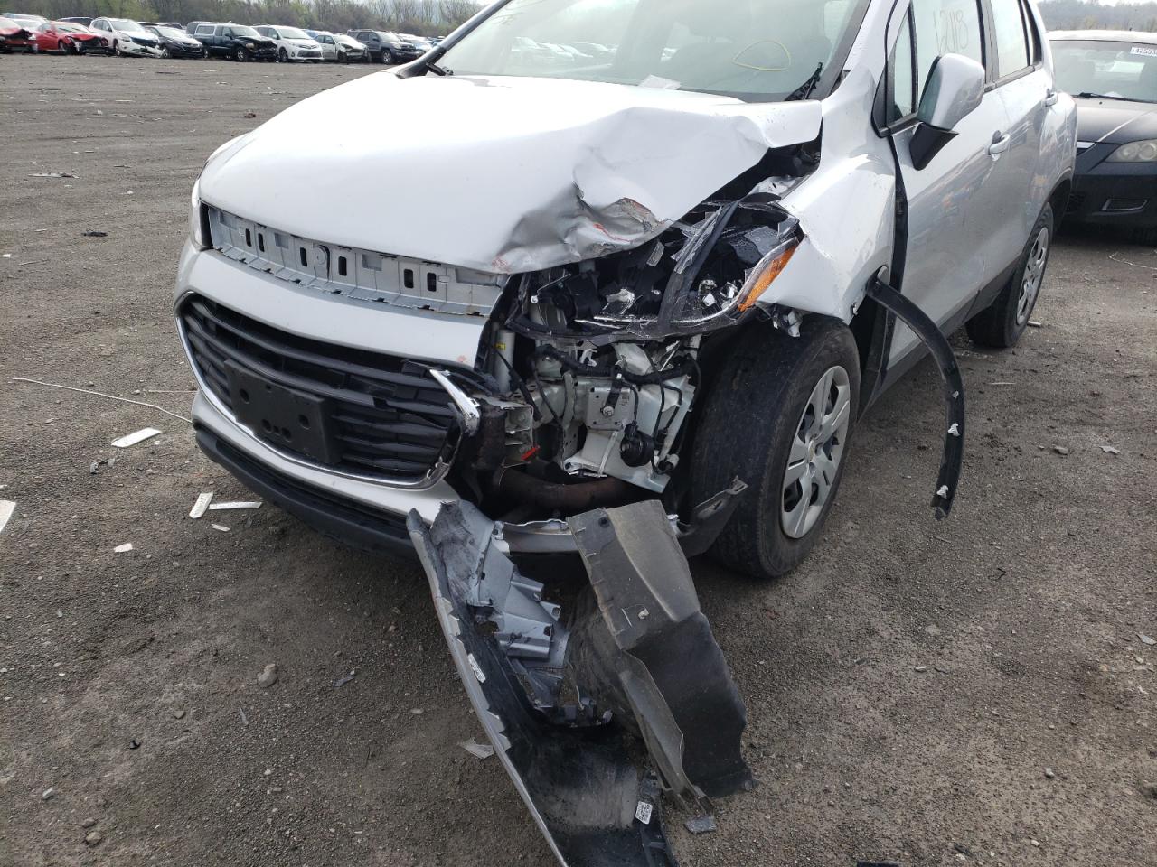 Photo 9 from auction – 2019 CHEVROLET TRAX LS with VIN 3GNCJKSB6KL148932