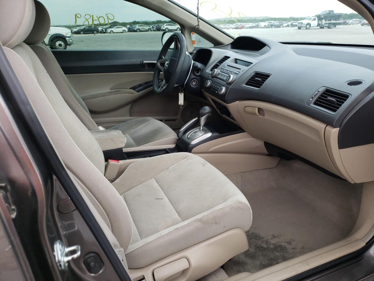 Photo 5 from auction – 2009 HONDA CIVIC LX with VIN 19XFA16589E003216