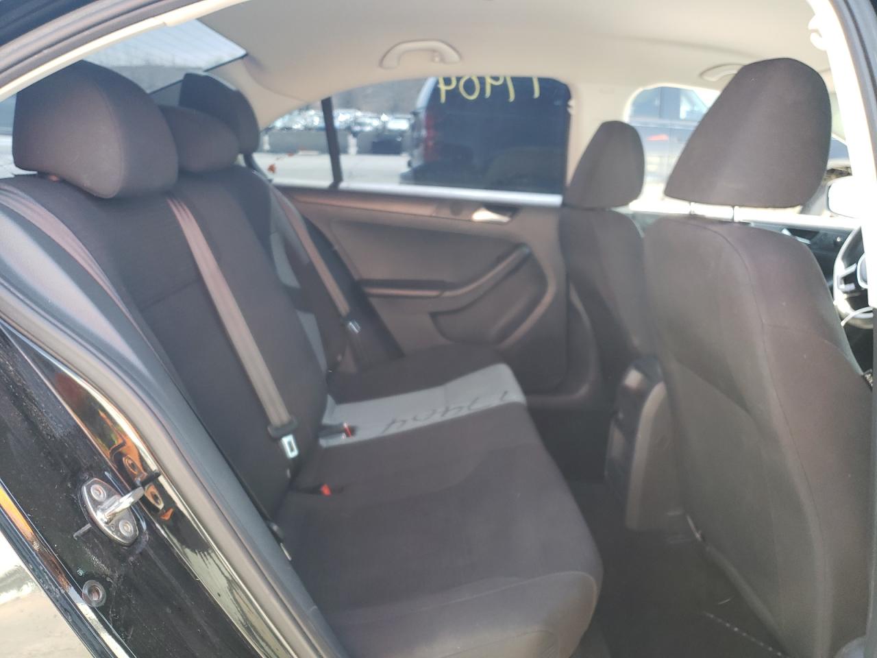 Photo 6 from auction – 2015 VOLKSWAGEN JETTA BASE with VIN 3VW2K7AJ6FM242636