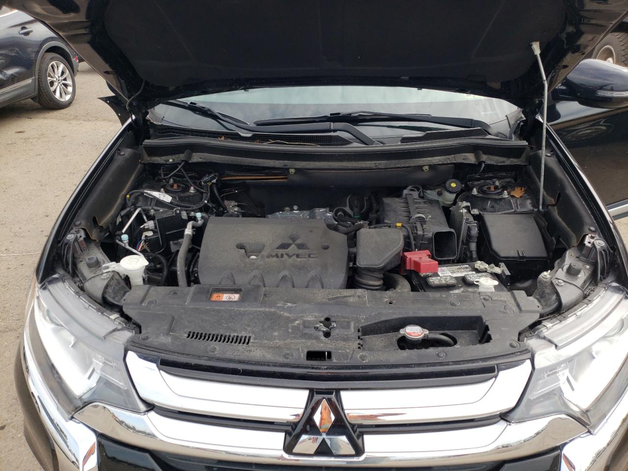 Photo 7 from auction – 2016 MITSUBISHI OUTLANDER with VIN JA4AZ3A36GZ037218