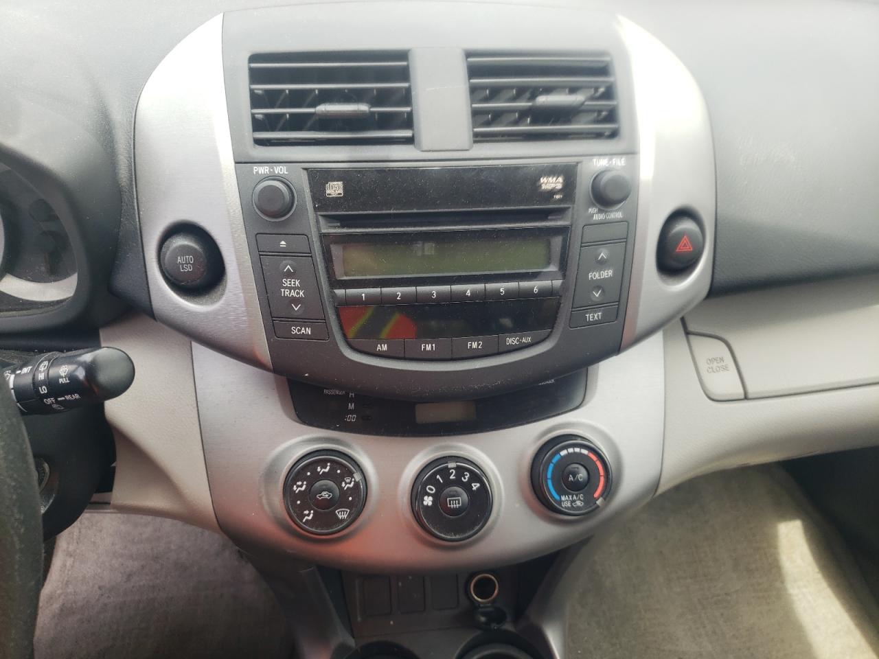 Photo 9 from auction – 2007 TOYOTA RAV4 with VIN JTMZD33V875037928