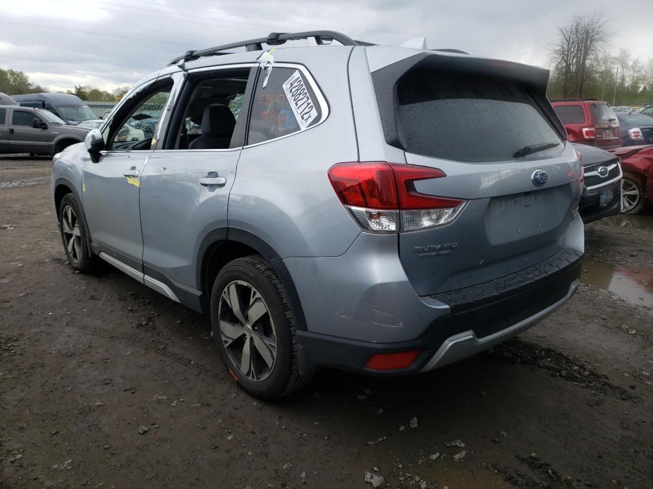 Photo 3 from auction – 2020 SUBARU FORESTER T with VIN JF2SKAXC3LH490014