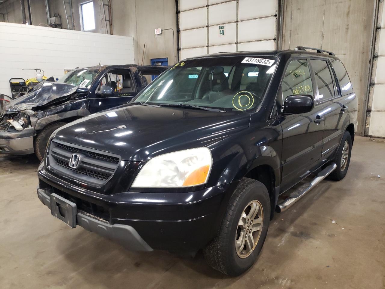 Photo 2 from auction – 2005 HONDA PILOT EXL with VIN 2HKYF18765H549348