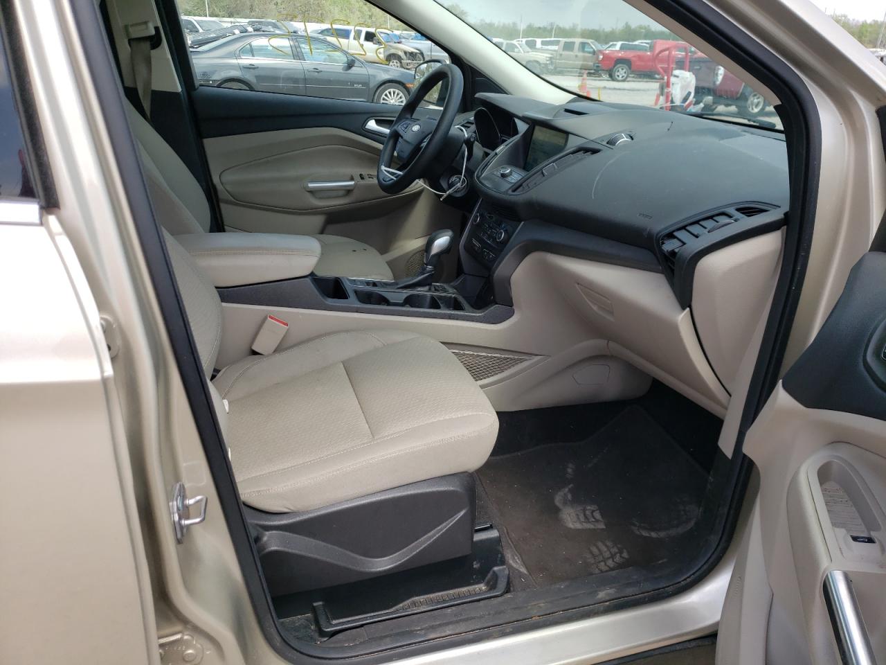 Photo 5 from auction – 2018 FORD ESCAPE SE with VIN 1FMCU0GD4JUC58098