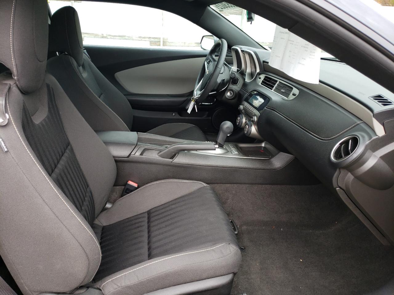 Photo 5 from auction – 2015 CHEVROLET CAMARO LS with VIN 2G1FB1E38F9217879