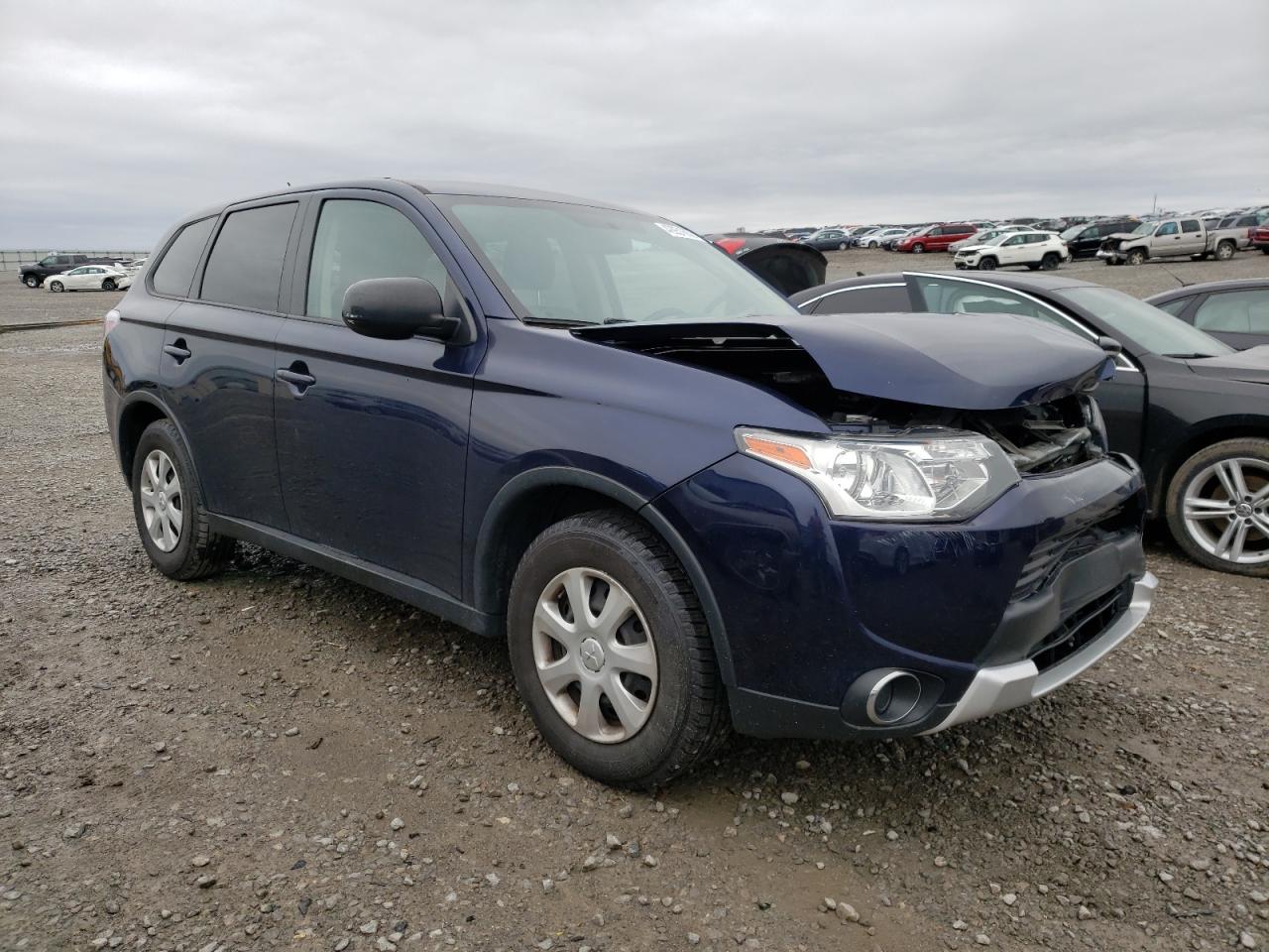 MITSUBISHI OUTLANDER 2015 مع رقم تعريف المركبة JA4AD2A32FZ007558 - صورة من المزاد