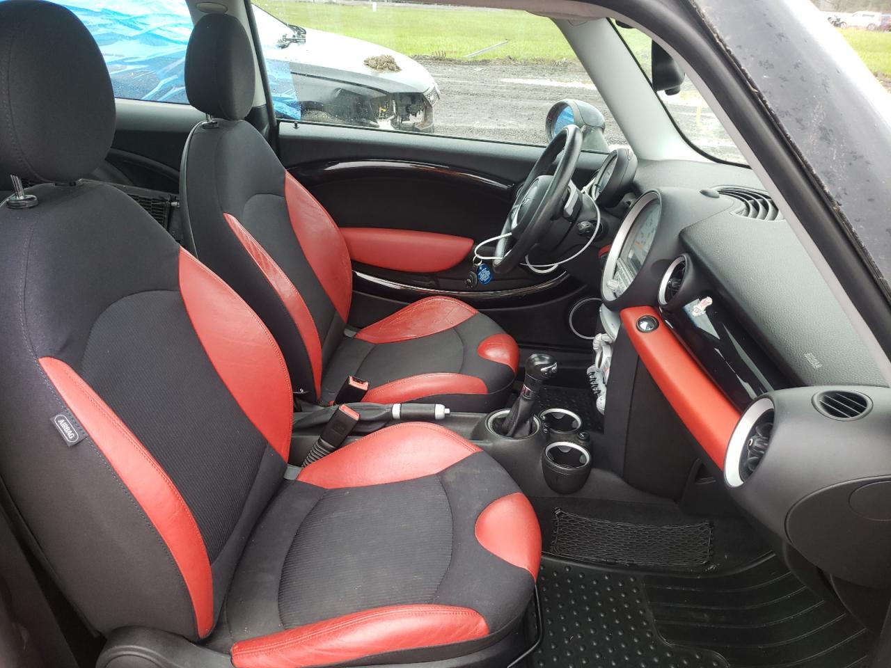 Photo 5 from auction – 2007 MINI COOPER with VIN WMWMF33537TL77923