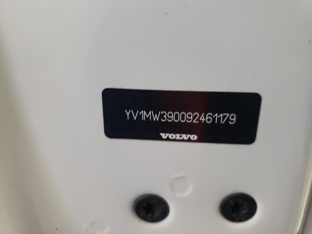 Photo 10 from auction – 2009 VOLVO V50 2.4I with VIN YV1MW390092461179