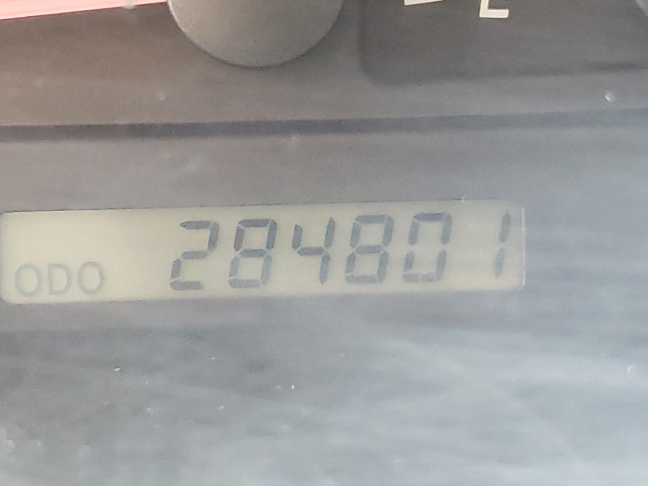 Photo 8 from auction – 2004 TOYOTA CAMRY LE with VIN 4T1BE32K24U875911