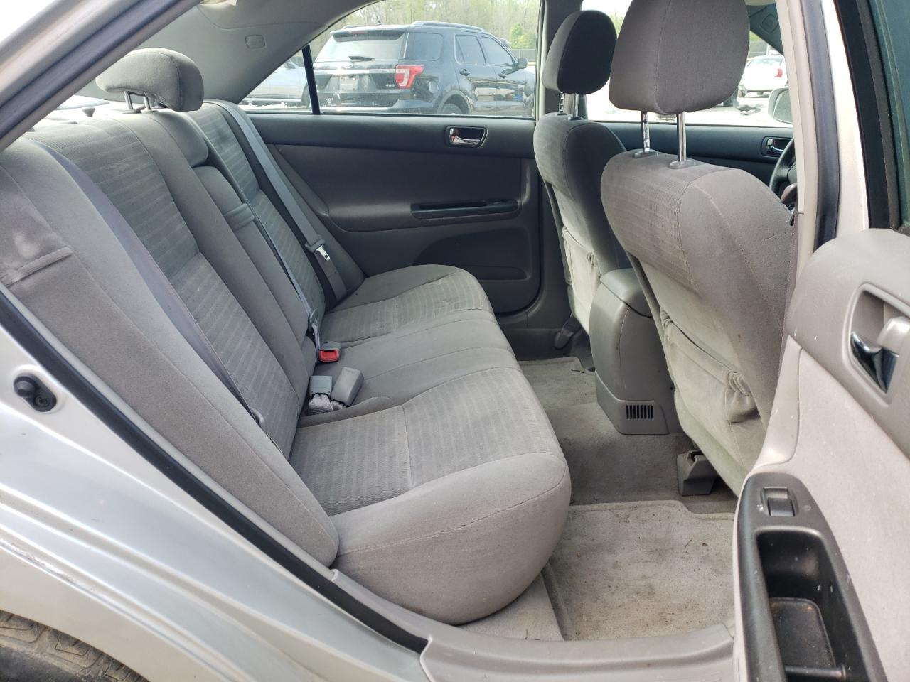 Photo 6 from auction – 2005 TOYOTA CAMRY LE with VIN 4T1BE30K45U992877