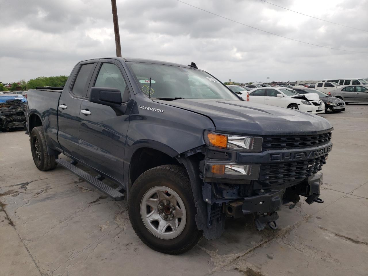CHEVROLET SILVERADO 2020 with VIN 1GCRWBEH3LZ346222 - Photo from auction