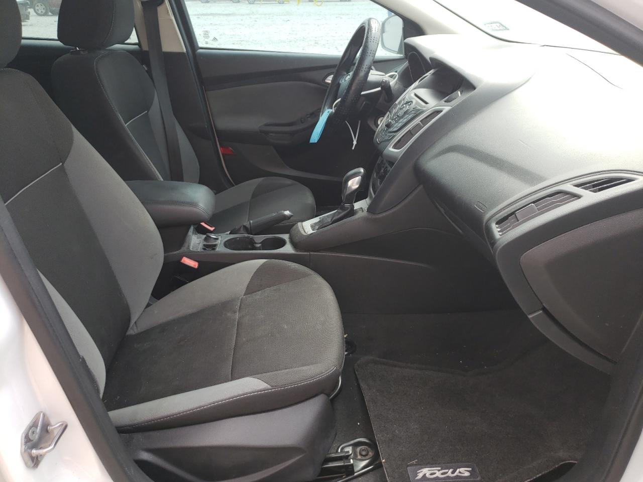 Photo 5 from auction – 2013 FORD FOCUS SE with VIN 1FADP3K22DL220196