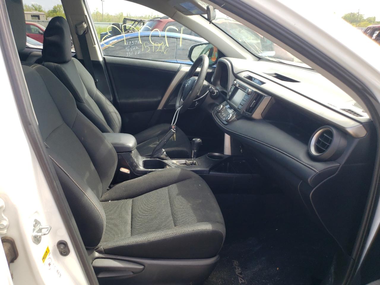 Photo 5 from auction – 2013 TOYOTA RAV4 XLE with VIN 2T3WFREVXDW071547