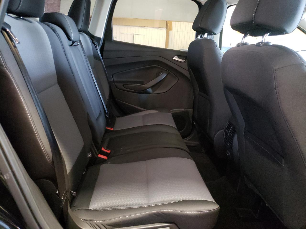Photo 6 from auction – 2017 FORD ESCAPE SE with VIN 1FMCU9GDXHUD64649