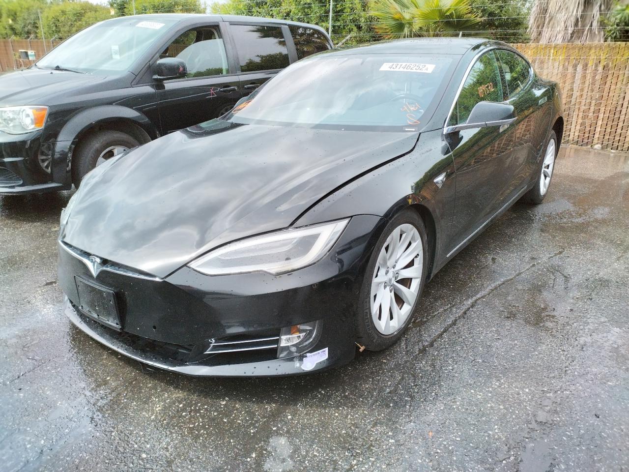 Photo 2 from auction – 2018 TESLA MODEL S with VIN 5YJSA1E22JF298818
