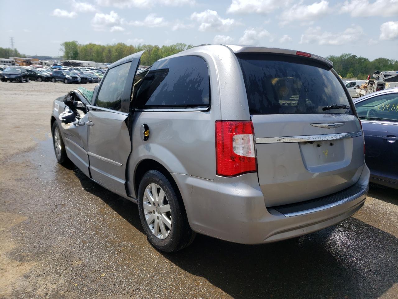 Фото 3 с аукциона – 2016 CHRYSLER TOWN & COU с VIN 2C4RC1BG3GR222000