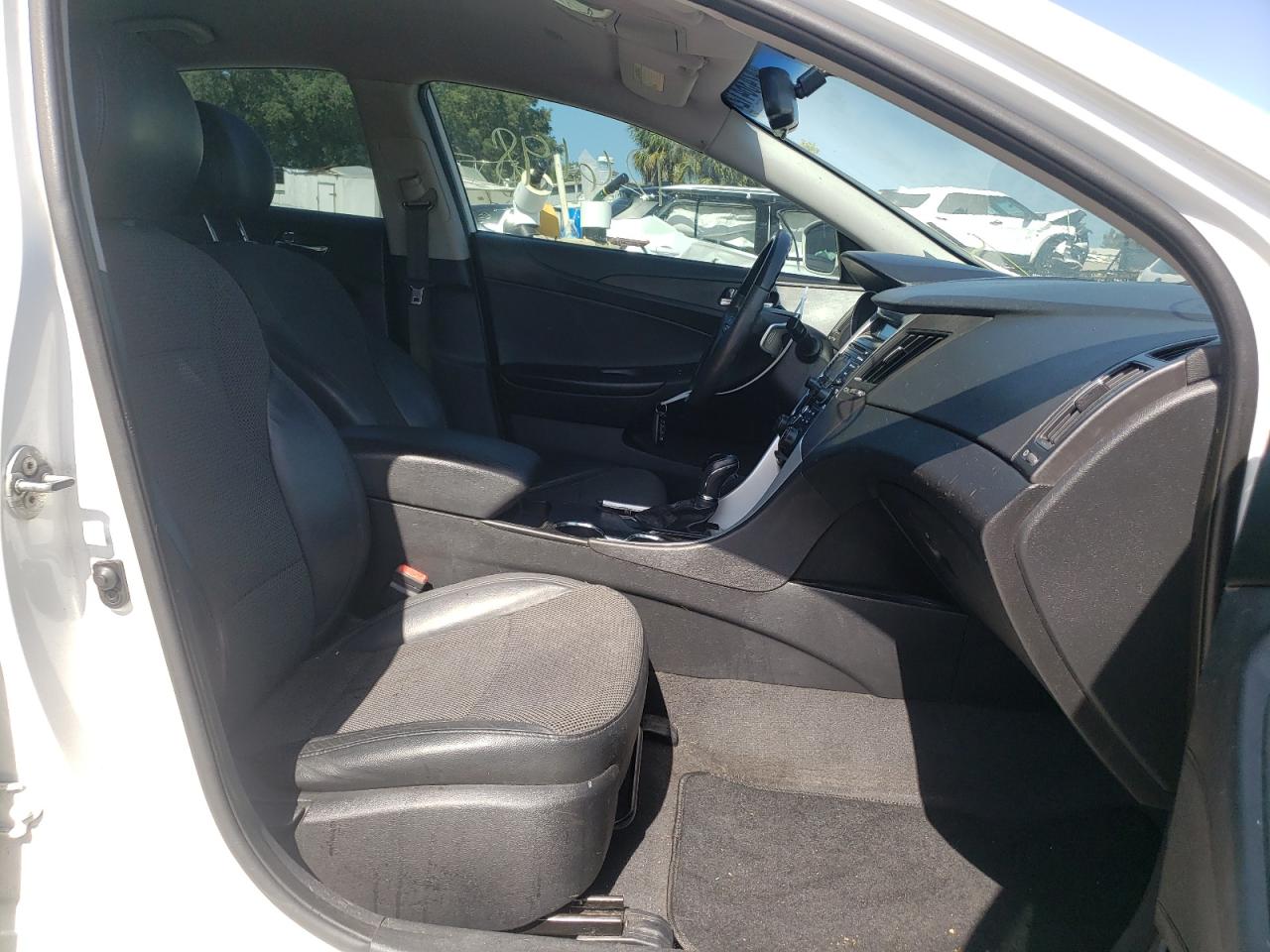 Photo 5 from auction – 2012 HYUNDAI SONATA SE with VIN 5NPEC4ABXCH444241