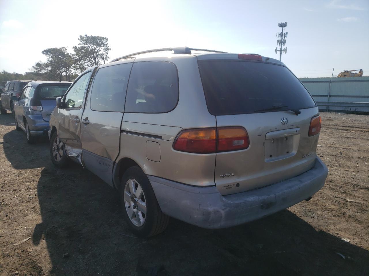 Photo 16 from auction – 2000 TOYOTA SIENNA LE with VIN 4T3ZF13C4YU303467
