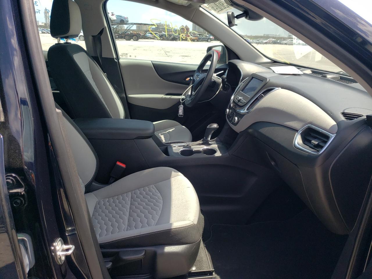 Photo 5 from auction – 2020 CHEVROLET EQUINOX LS with VIN 3GNAXHEV3LS732548