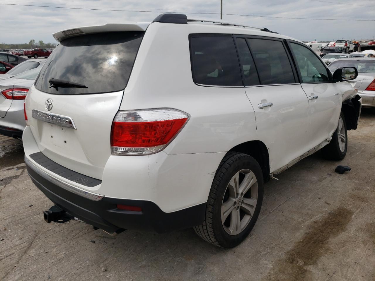 Photo 4 from auction – 2013 TOYOTA HIGHLANDER with VIN 5TDYK3EHXDS121960