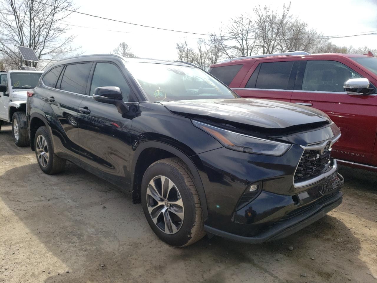 TOYOTA HIGHLANDER 2022 with VIN 5TDGZRBH6NS178186 - Photo from auction