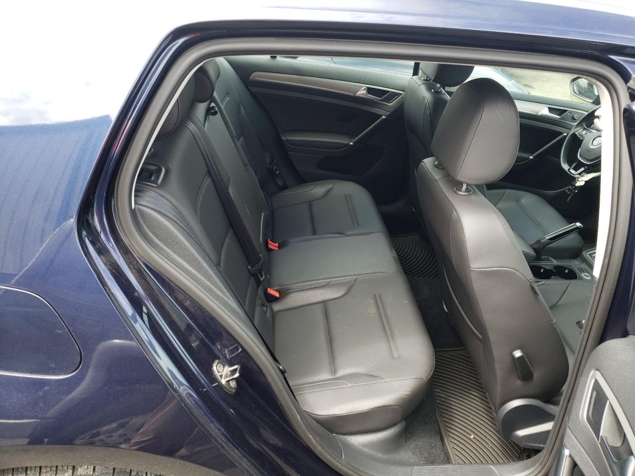 Photo 6 from auction – 2015 VOLKSWAGEN GOLF with VIN 3VW217AU0FM028092