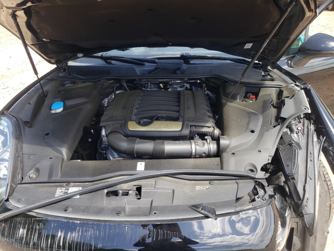 Photo 7 from auction – 2016 PORSCHE CAYENNE with VIN WP1AA2A22GKA15948