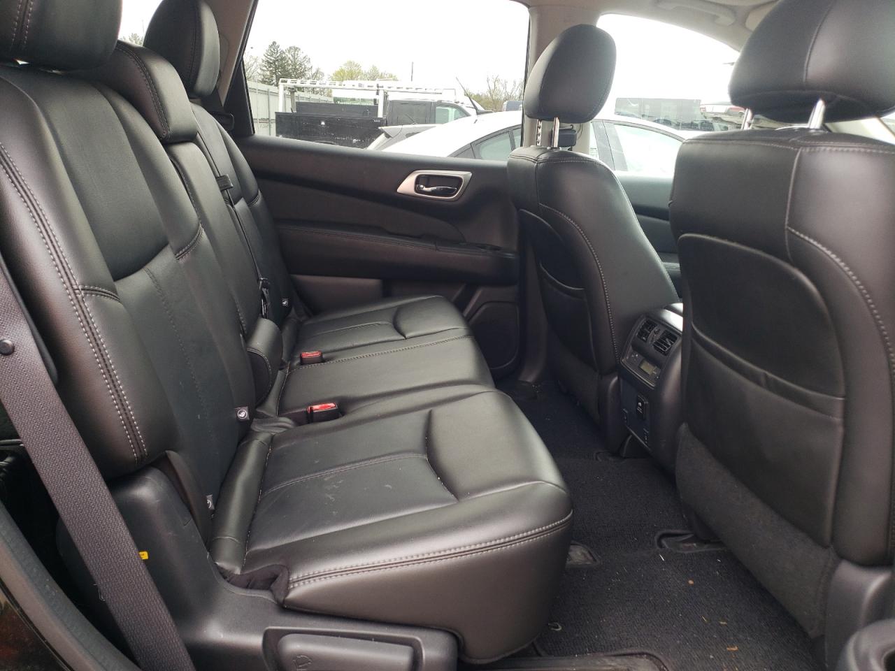 Photo 6 from auction – 2014 NISSAN PATHFINDER with VIN 5N1AR2MM9EC696121