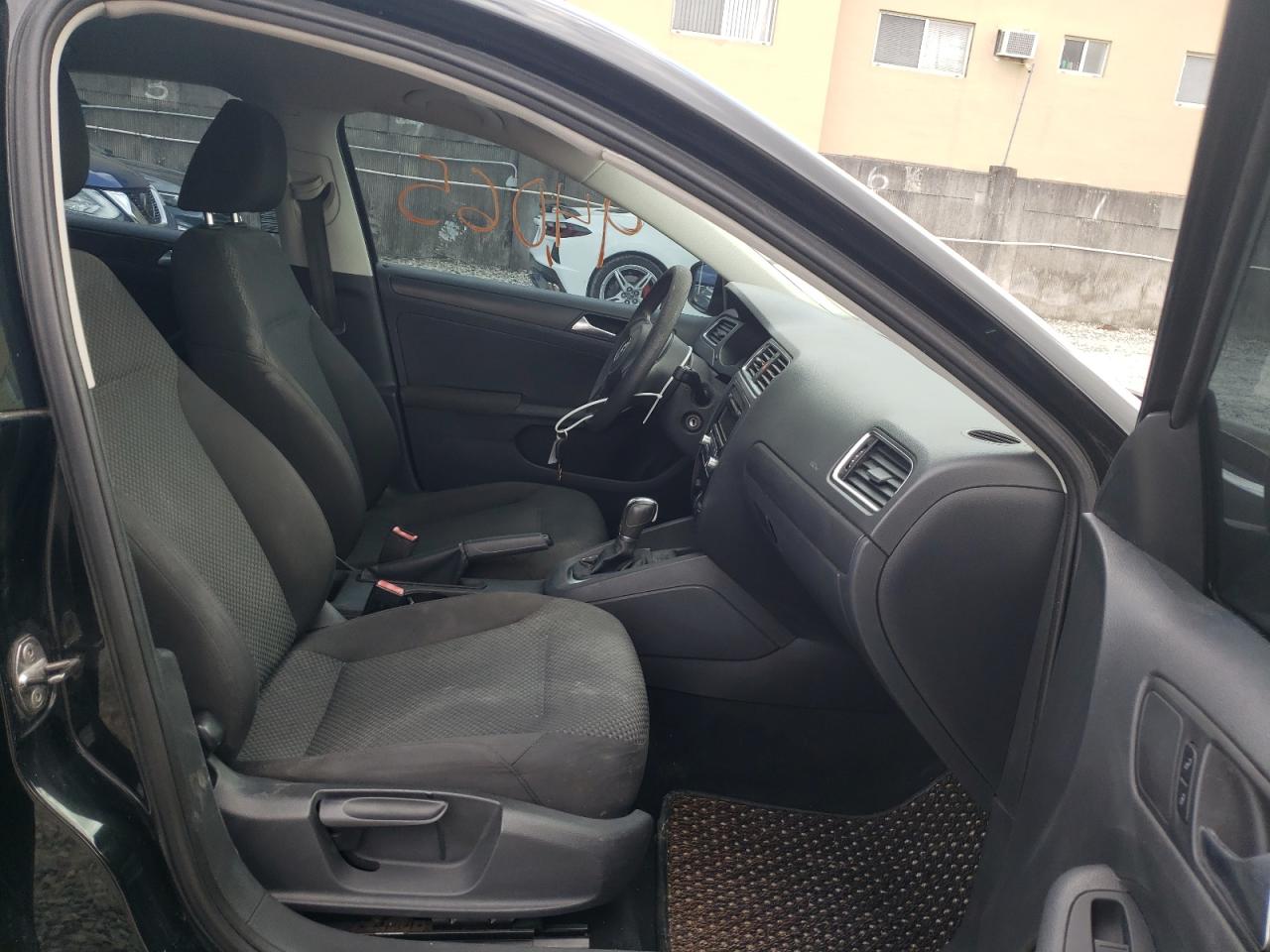 Photo 5 from auction – 2012 VOLKSWAGEN JETTA BASE with VIN 3VW2K7AJ6CM417981