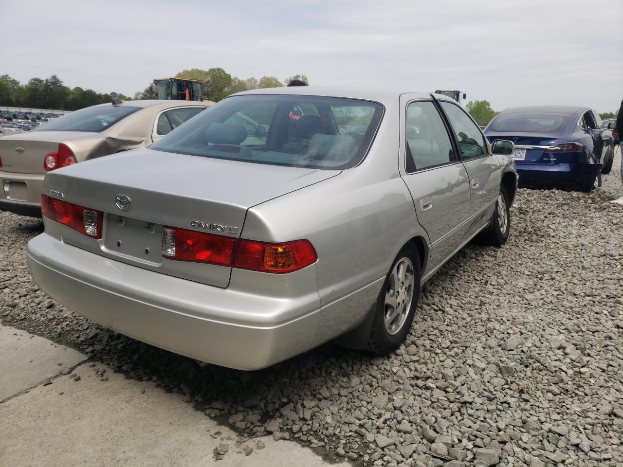 Photo 4 from auction – 2001 TOYOTA CAMRY CE with VIN 4T1BG28K31U798098
