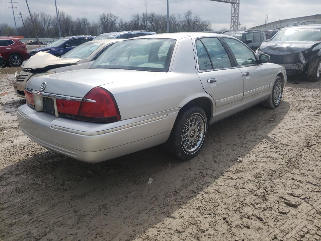 Photo 4 from auction – 1998 MERCURY GRAND MARQ with VIN 2MEFM74W0WX616182
